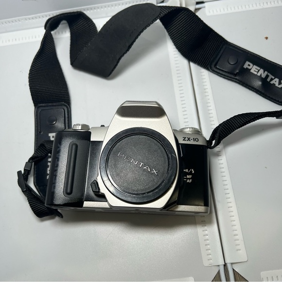 VINTAGE Pentax ZX-10 35mm SLR Film Camera With 28-80mm Lenses Untested - Picture 2 of 10